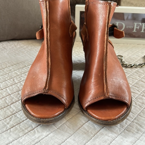 FRYE boho Izzy Artisan Sling Whiskey Washed Vintage Leather booties heels 8.5 - Picture 7 of 16